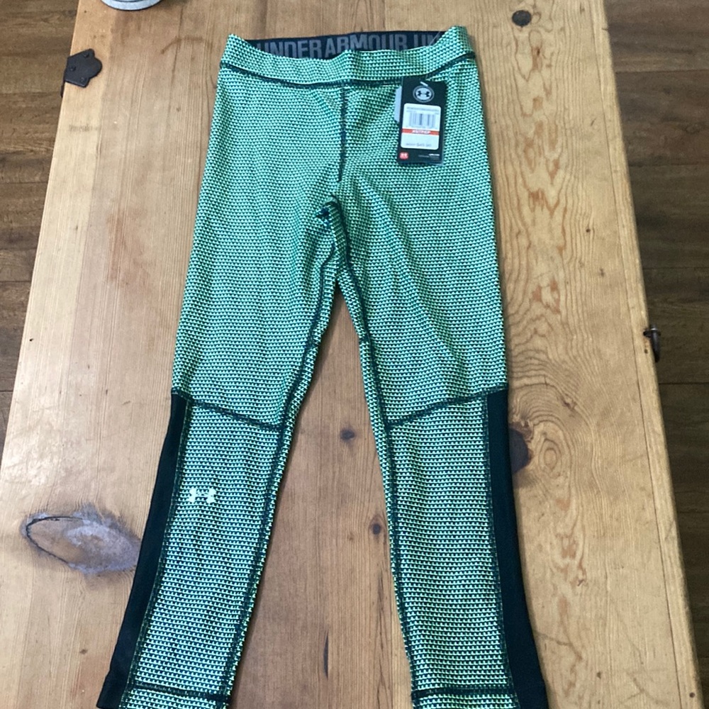 New heat gear Under Armour capri workout leggin